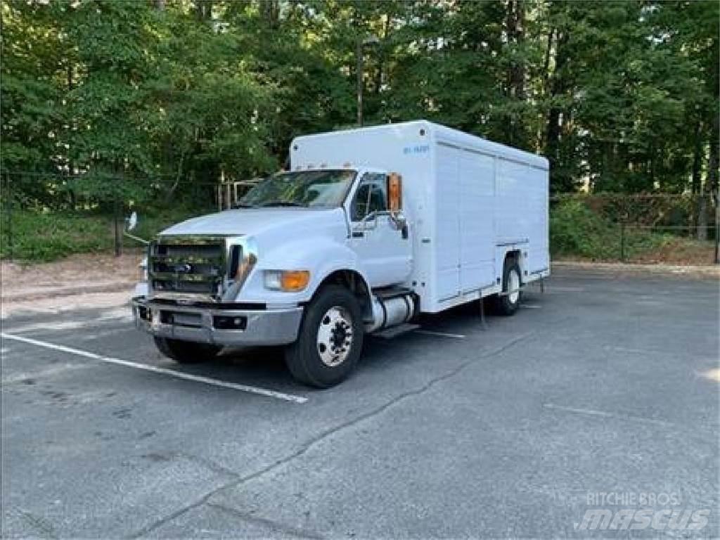 Ford F750 Φορτηγά μεταφοράς ποτών