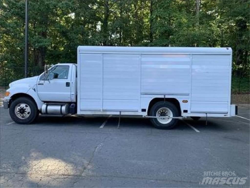 Ford F750 Φορτηγά μεταφοράς ποτών