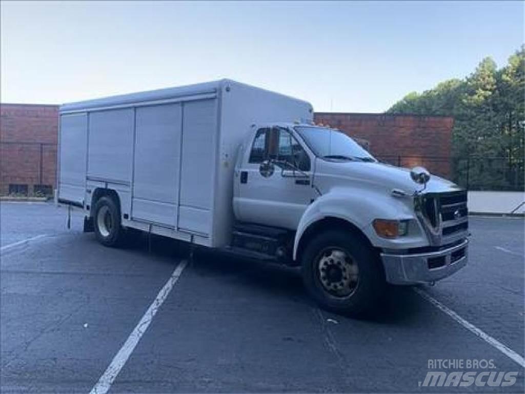 Ford F750 Φορτηγά μεταφοράς ποτών