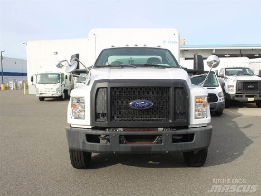 Ford F750 Φορτηγά μεταφοράς ποτών