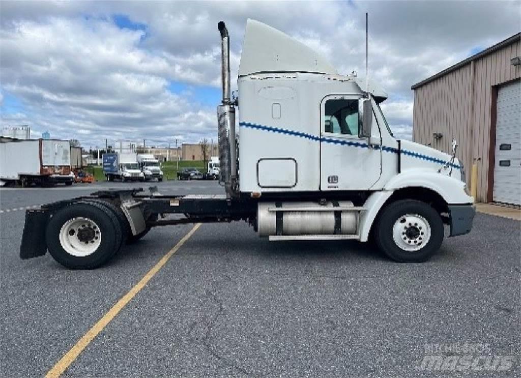 Freightliner CL112G Τράκτορες