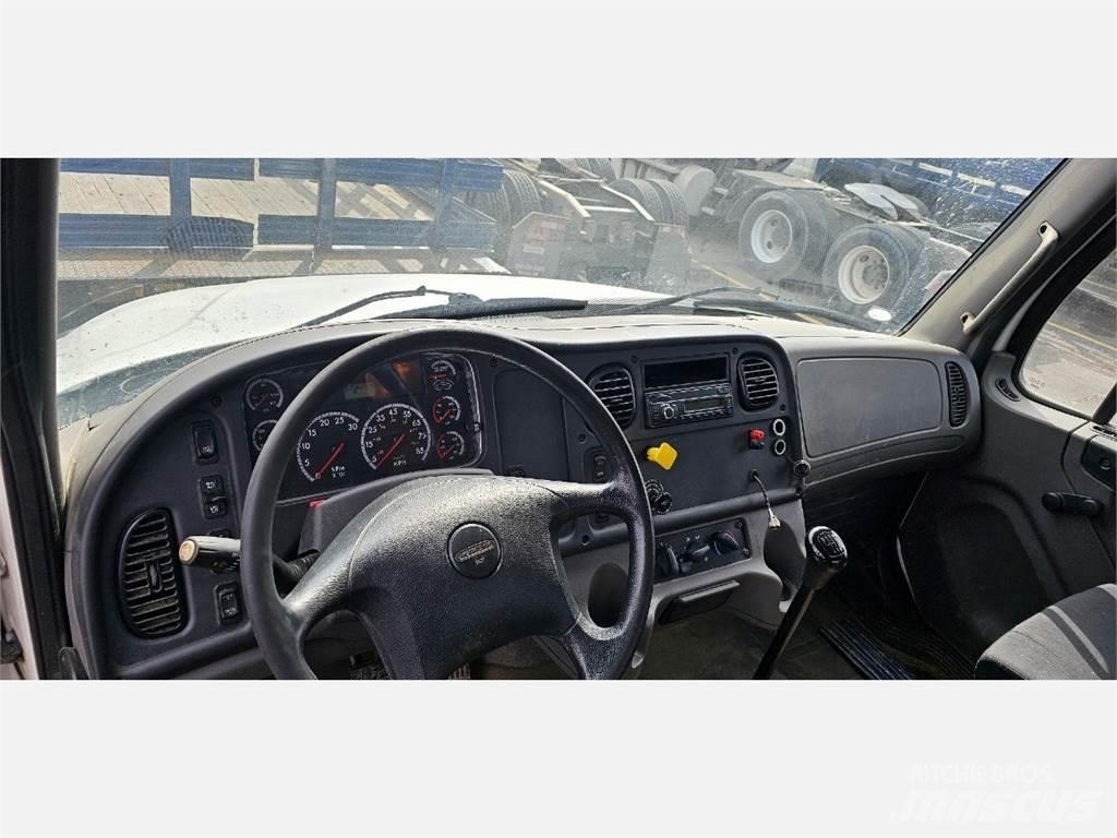 Freightliner M2 106 Φορτηγά Kαρότσα με ανοιγόμενα πλαϊνά