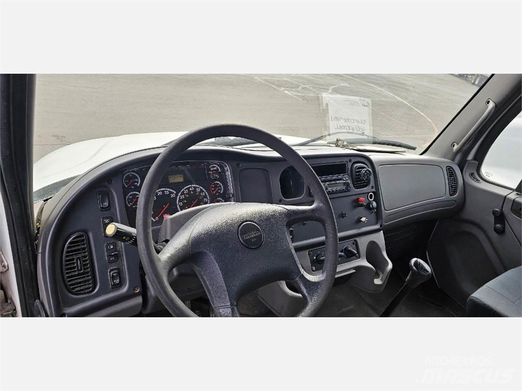 Freightliner M2 106 Φορτηγά Kαρότσα με ανοιγόμενα πλαϊνά