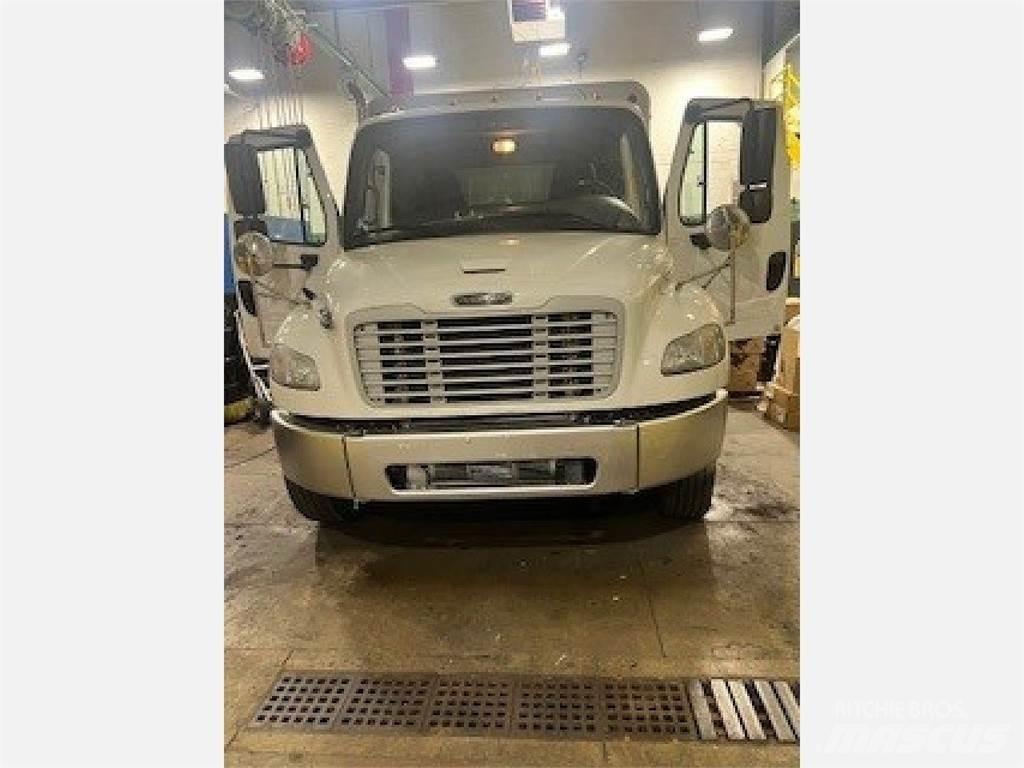 Freightliner M2106 Φορτηγά μεταφοράς ποτών