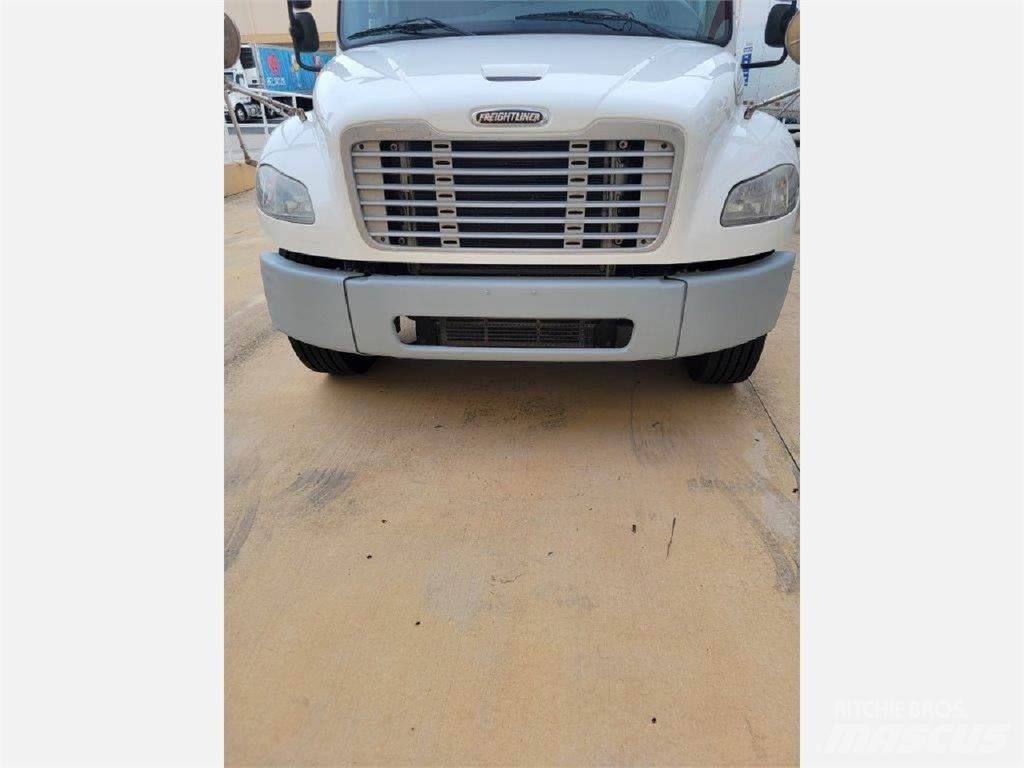 Freightliner M2106 Φορτηγά μεταφοράς ποτών