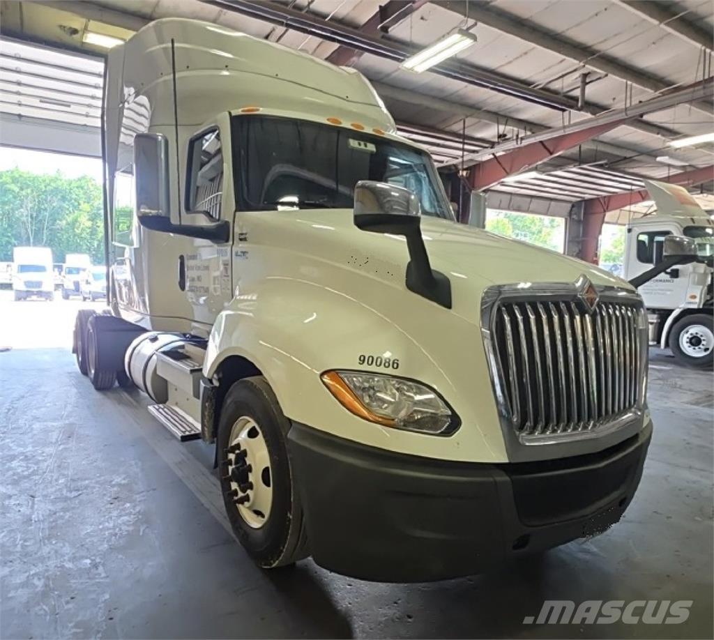 International LT Τράκτορες