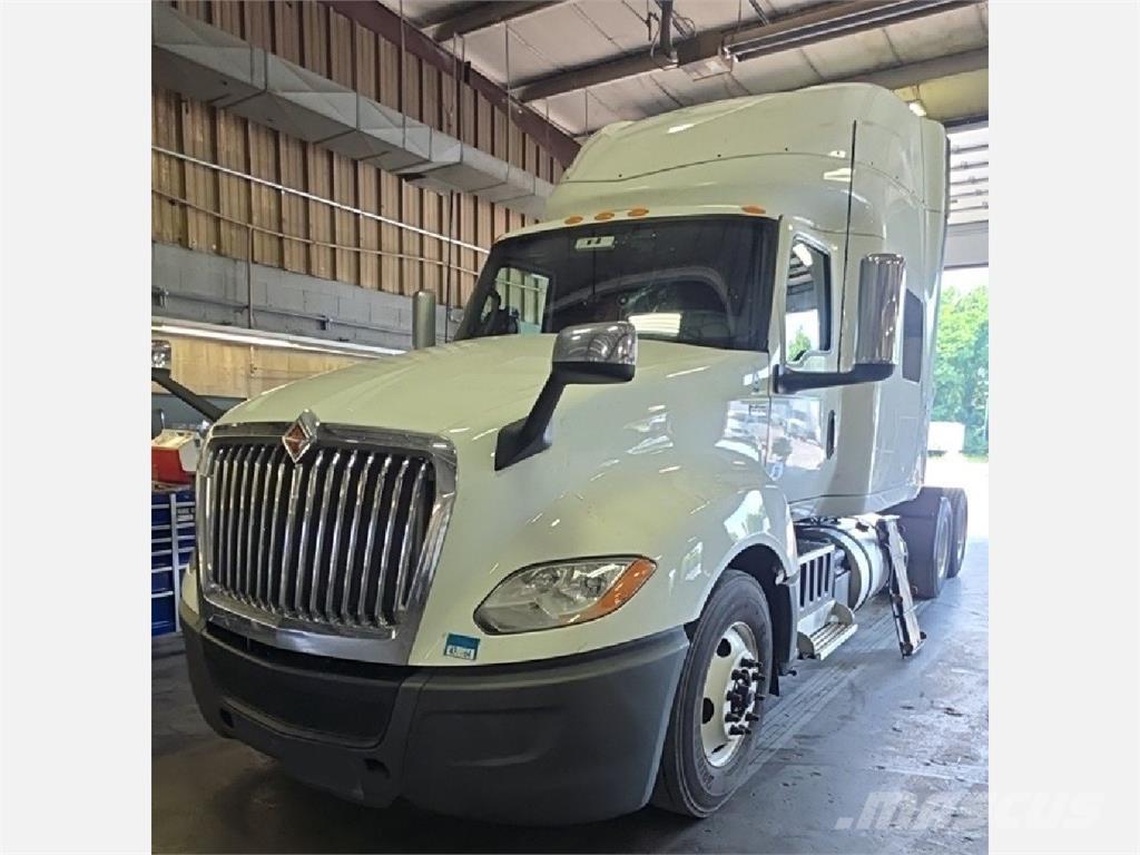 International LT Τράκτορες