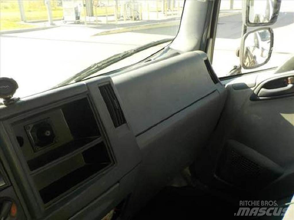 Isuzu NRR Φορτηγά μεταφοράς ποτών