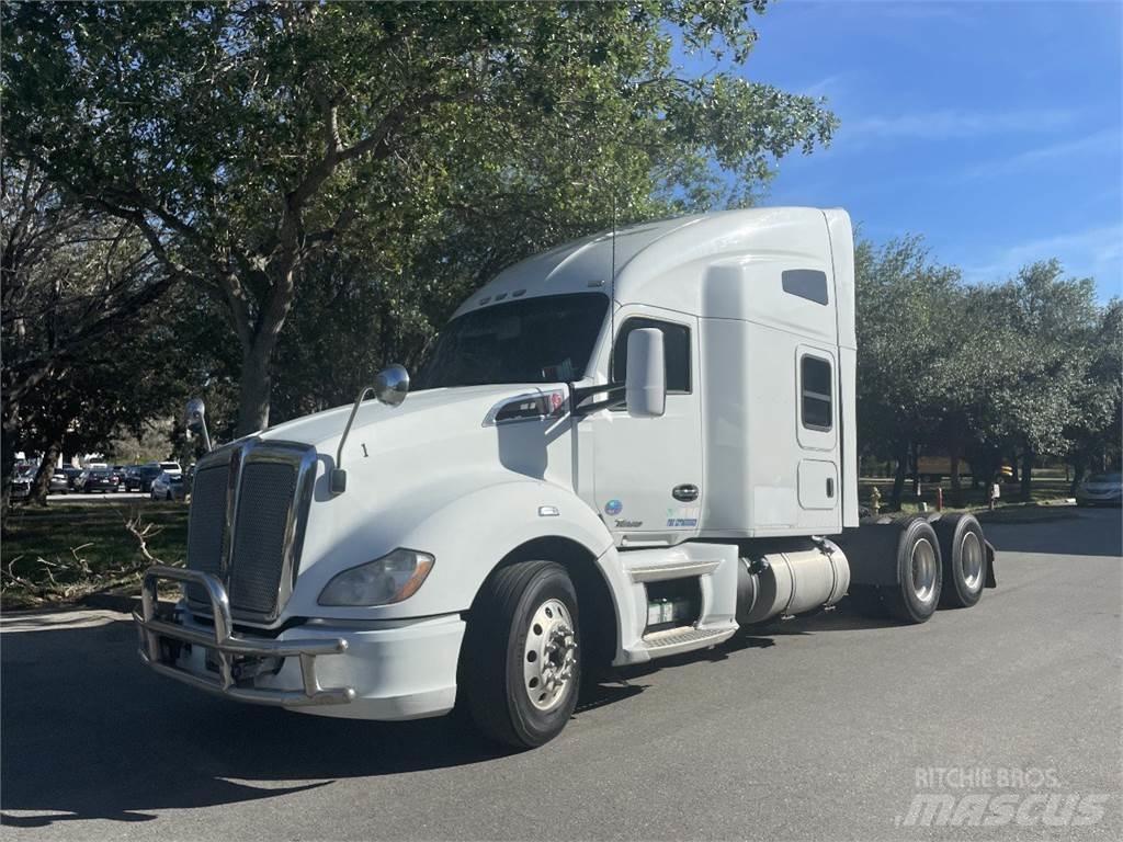 Kenworth T680 Τράκτορες