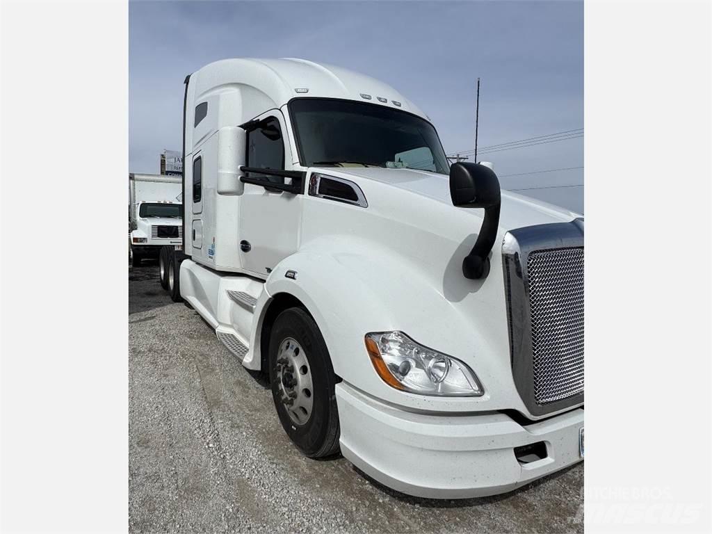 Kenworth T680 Τράκτορες