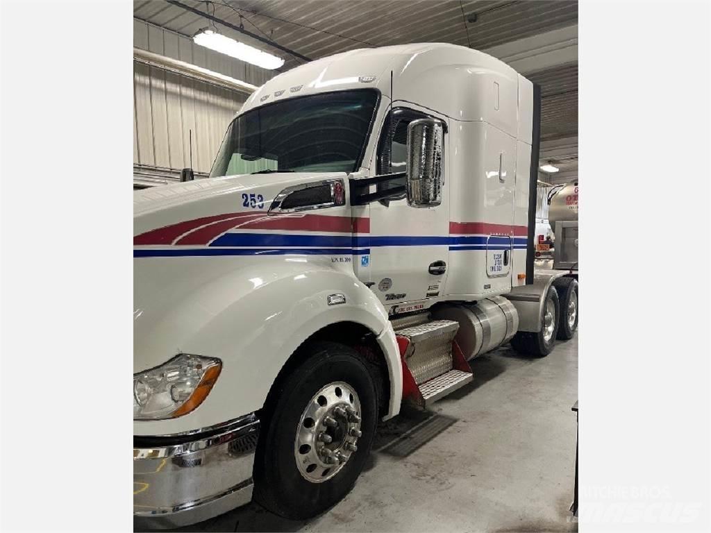 Kenworth T680 Τράκτορες