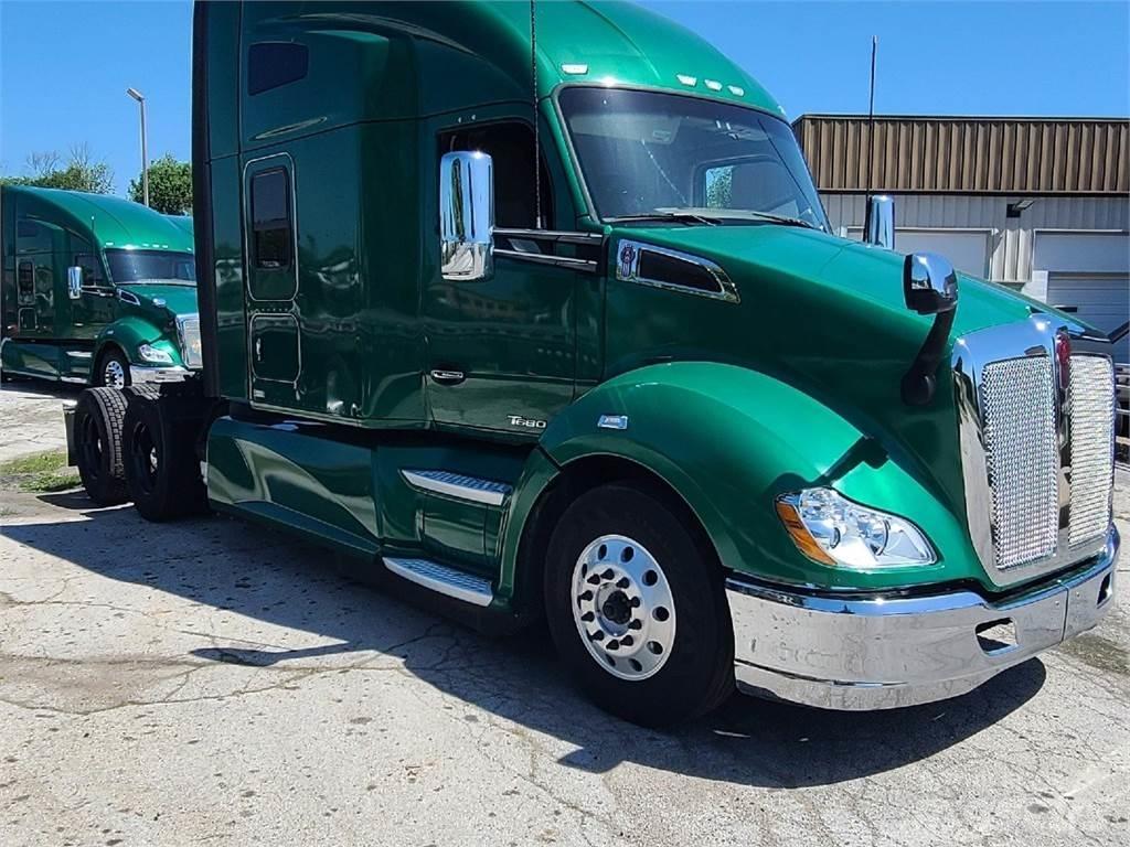Kenworth T680 Τράκτορες