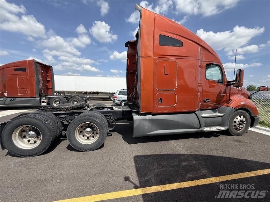Kenworth T680 Τράκτορες