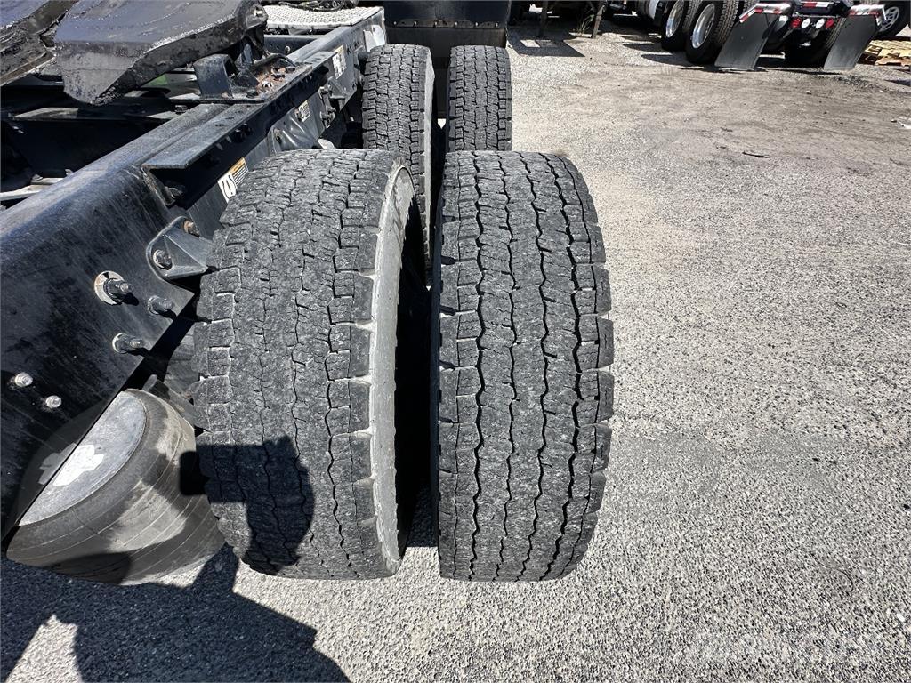 Kenworth T680 Τράκτορες