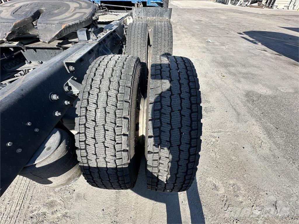 Kenworth T680 Τράκτορες