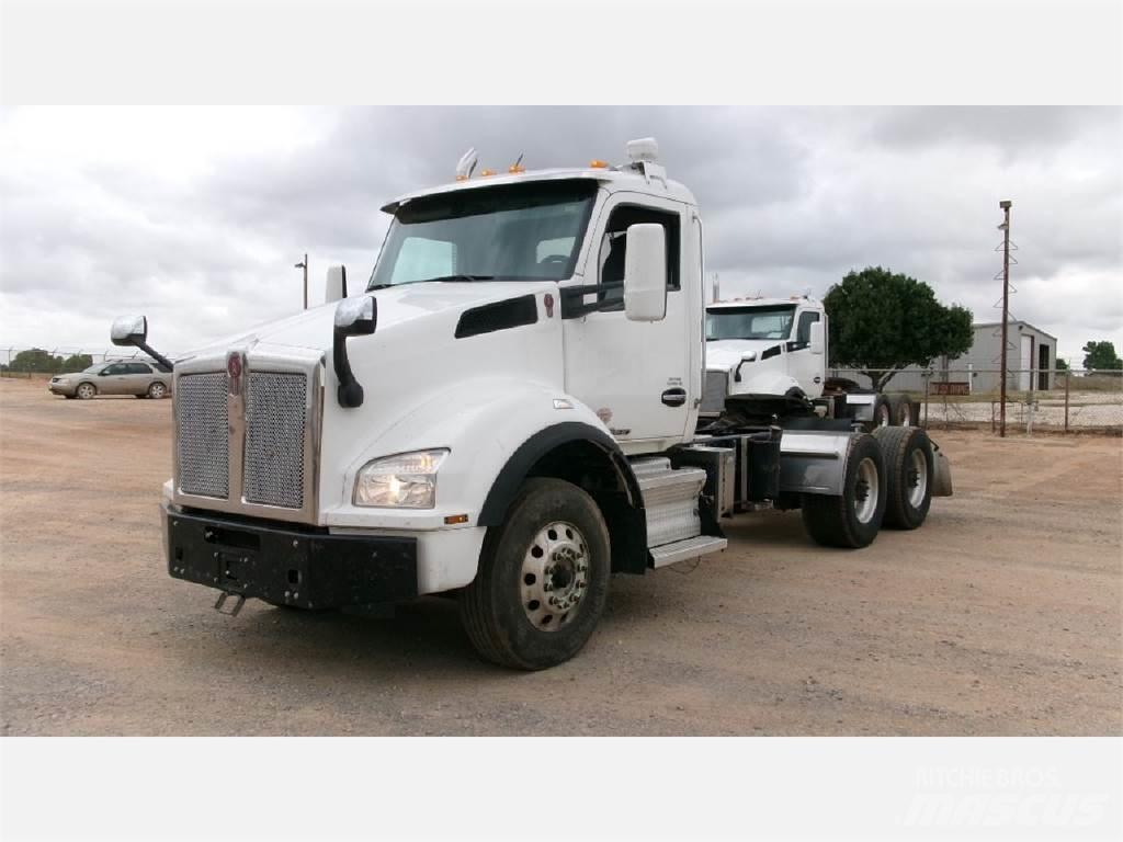 Kenworth T880 Τράκτορες