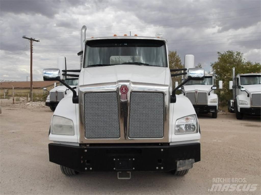 Kenworth T880 Τράκτορες