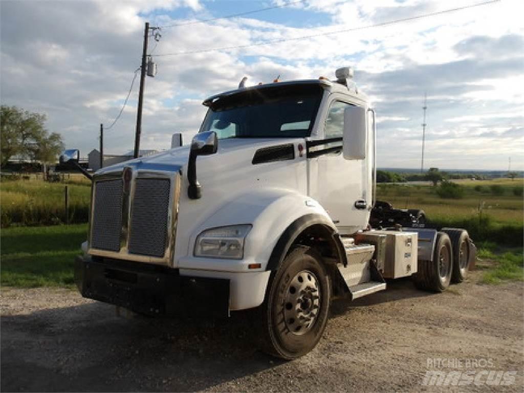 Kenworth T880 Τράκτορες