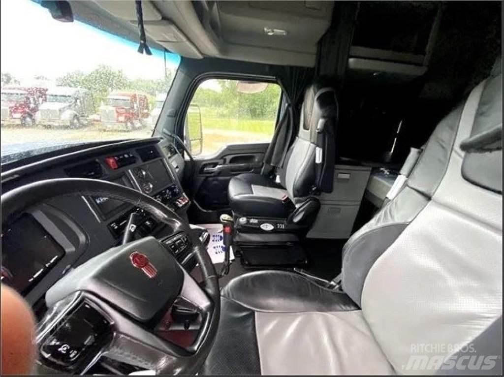 Kenworth W990 Τράκτορες