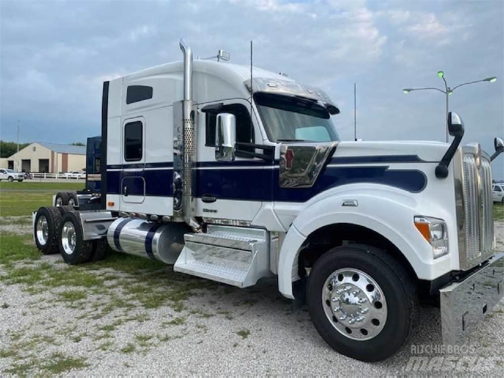 Kenworth W990 Τράκτορες