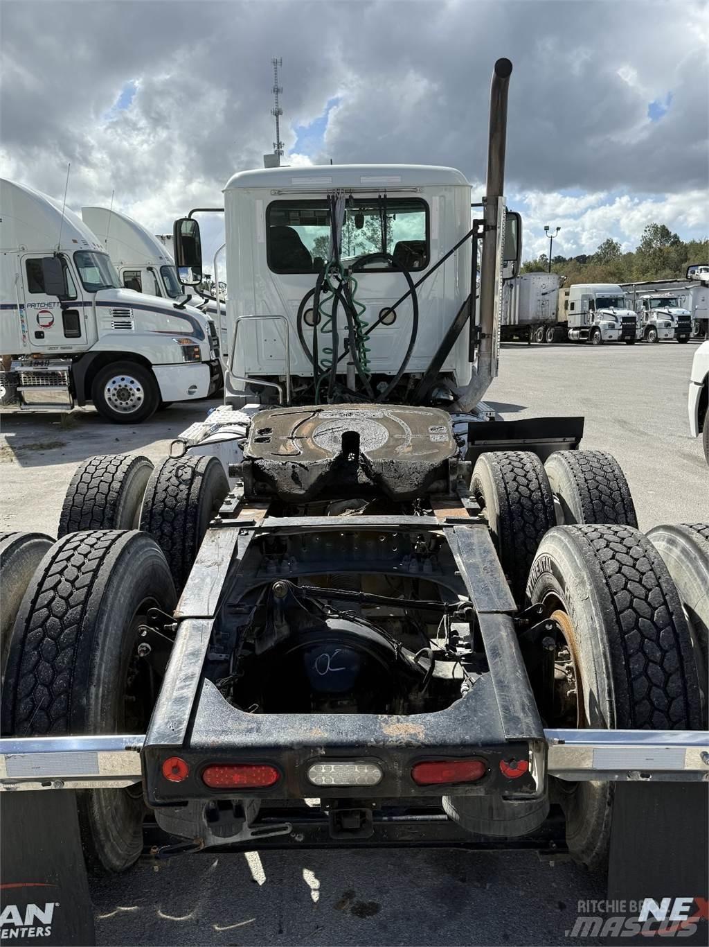 Mack AN64T Τράκτορες