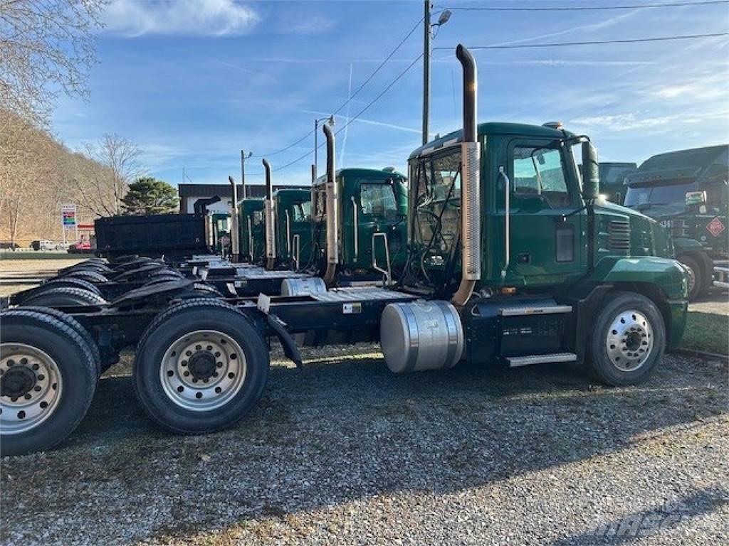 Mack AN64T Τράκτορες