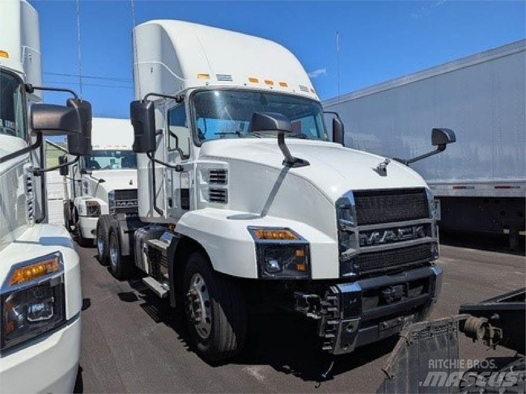 Mack AN64T Τράκτορες