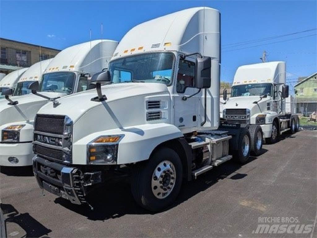 Mack AN64T Τράκτορες