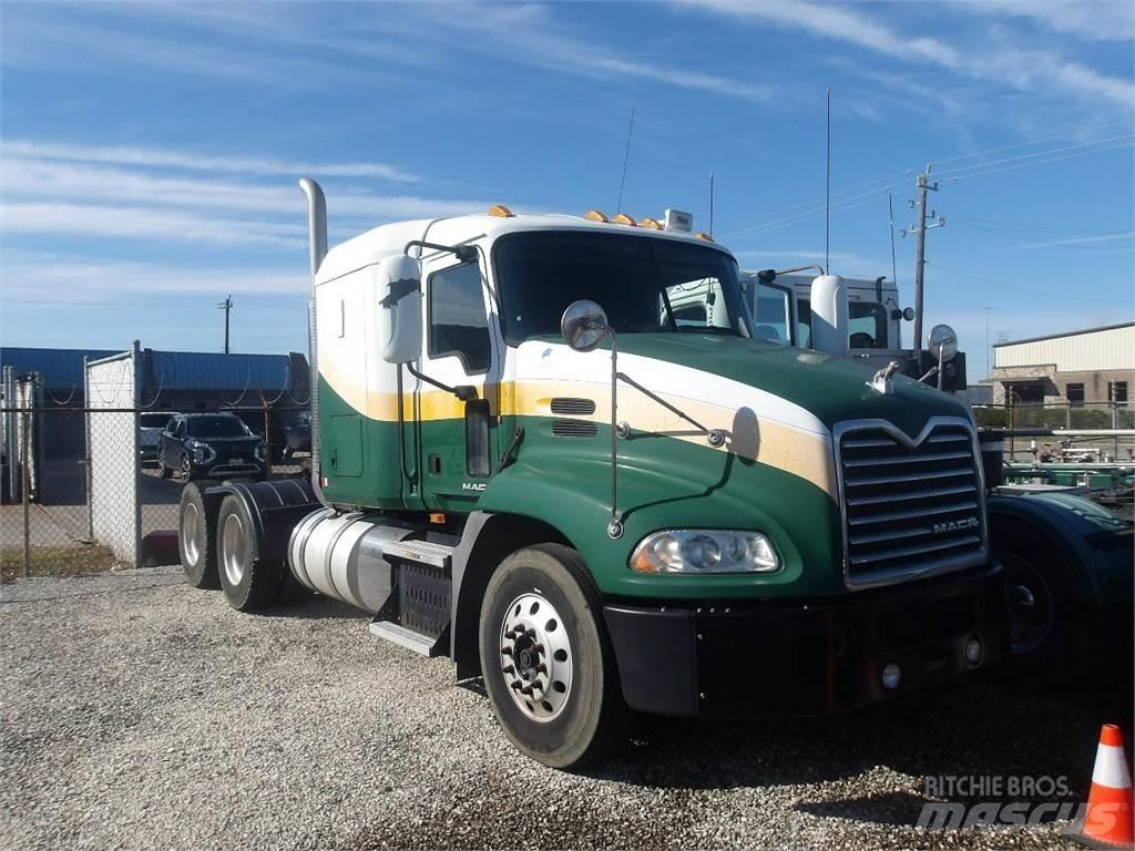 Mack CXU613 Τράκτορες