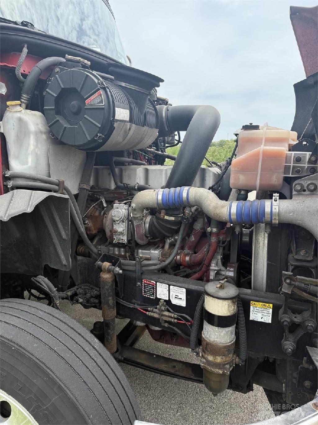 Mack CXU613 Τράκτορες