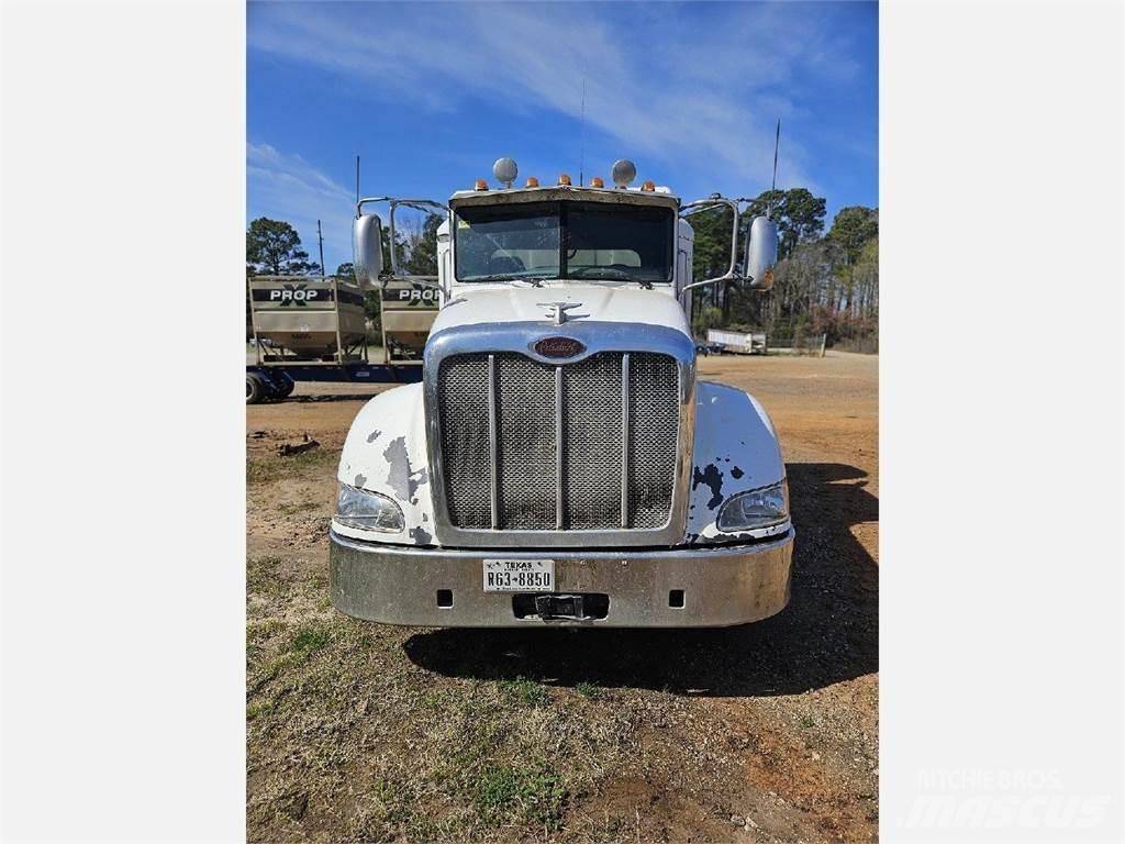 Peterbilt 384 Τράκτορες