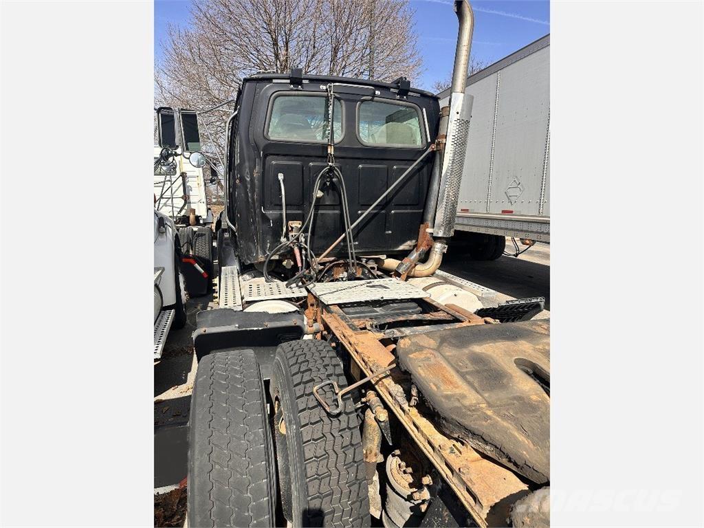 Sterling A9500 Τράκτορες