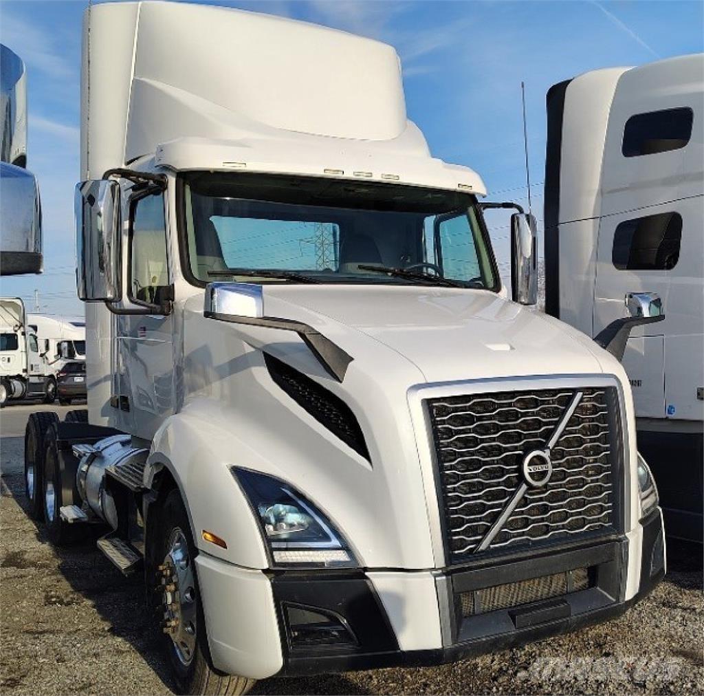 Volvo VNL300 Τράκτορες