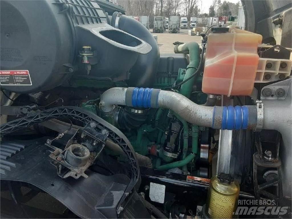 Volvo VNL64T670 Τράκτορες