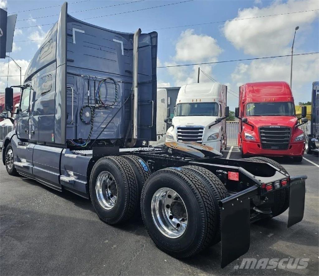 Volvo VNL64T760 Τράκτορες