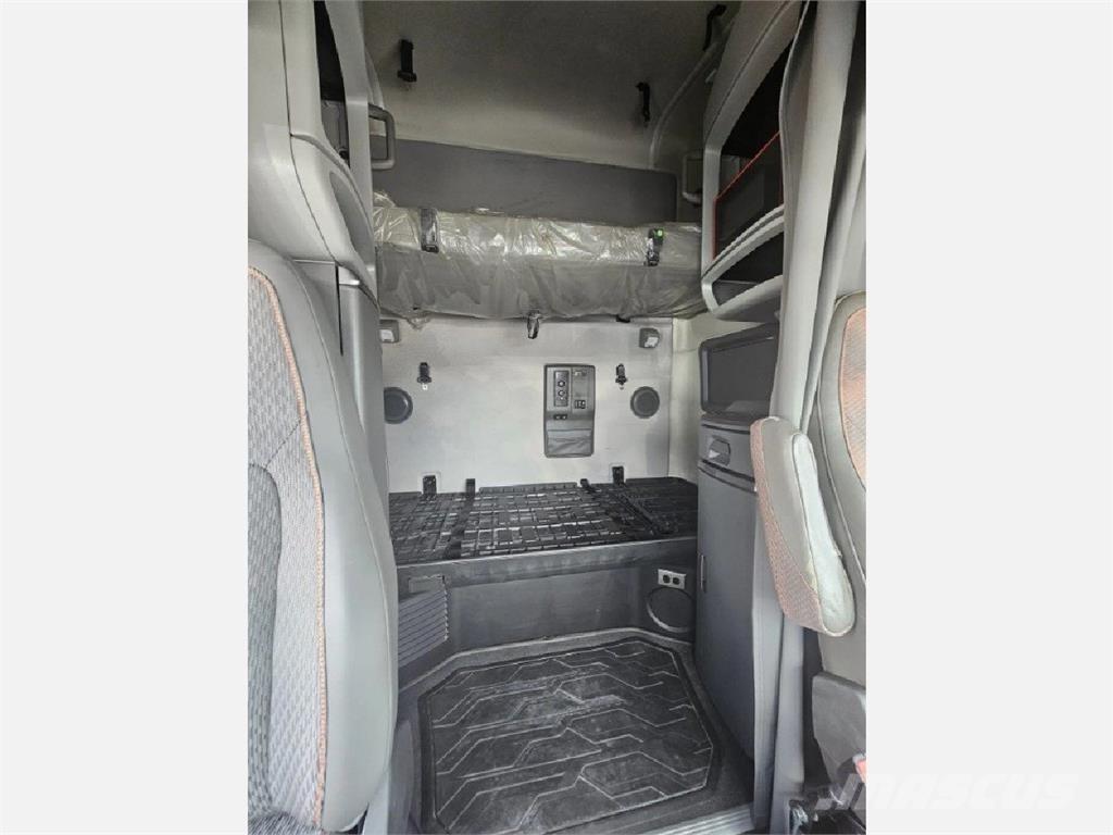 Volvo VNL64T760 Τράκτορες
