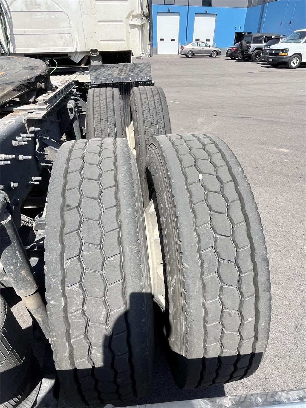 Volvo VNL860 Τράκτορες