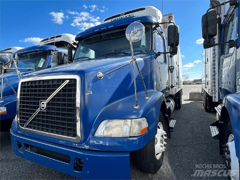 Volvo VNM64T200 Φορτηγά Ψυγεία