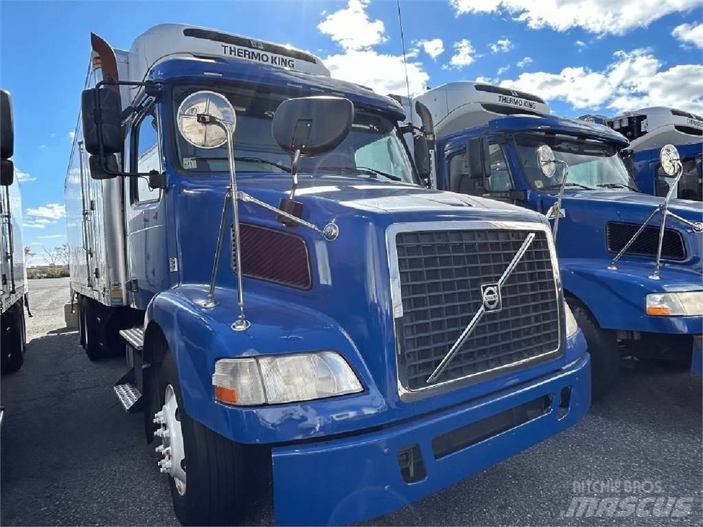 Volvo VNM64T200 Φορτηγά Ψυγεία