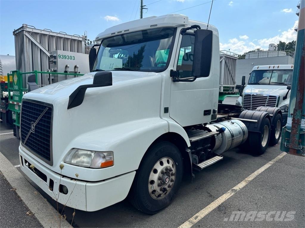 Volvo VNM64T200 Τράκτορες
