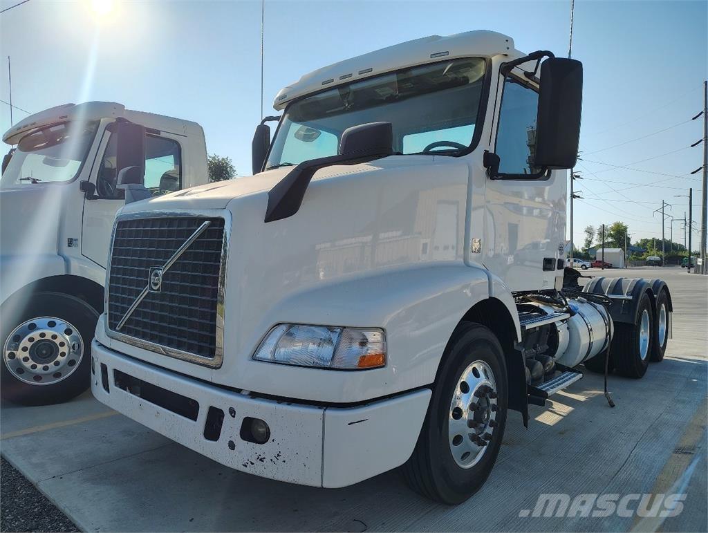 Volvo VNM64T200 Τράκτορες