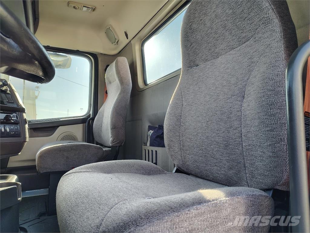 Volvo VNM64T200 Τράκτορες