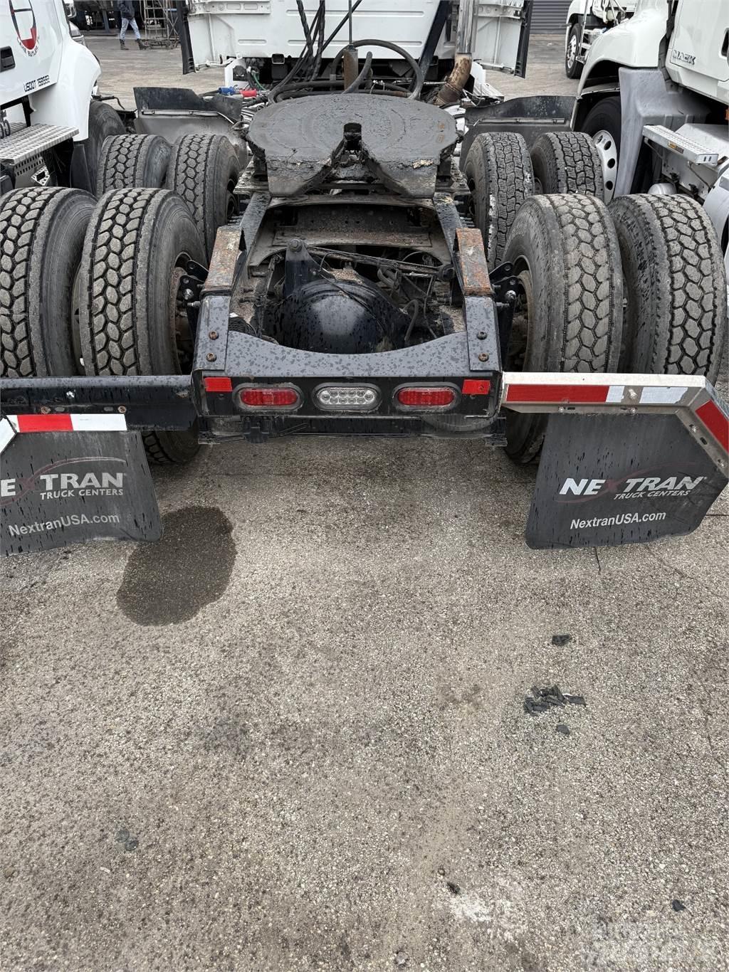 Volvo VNR64T300 Τράκτορες