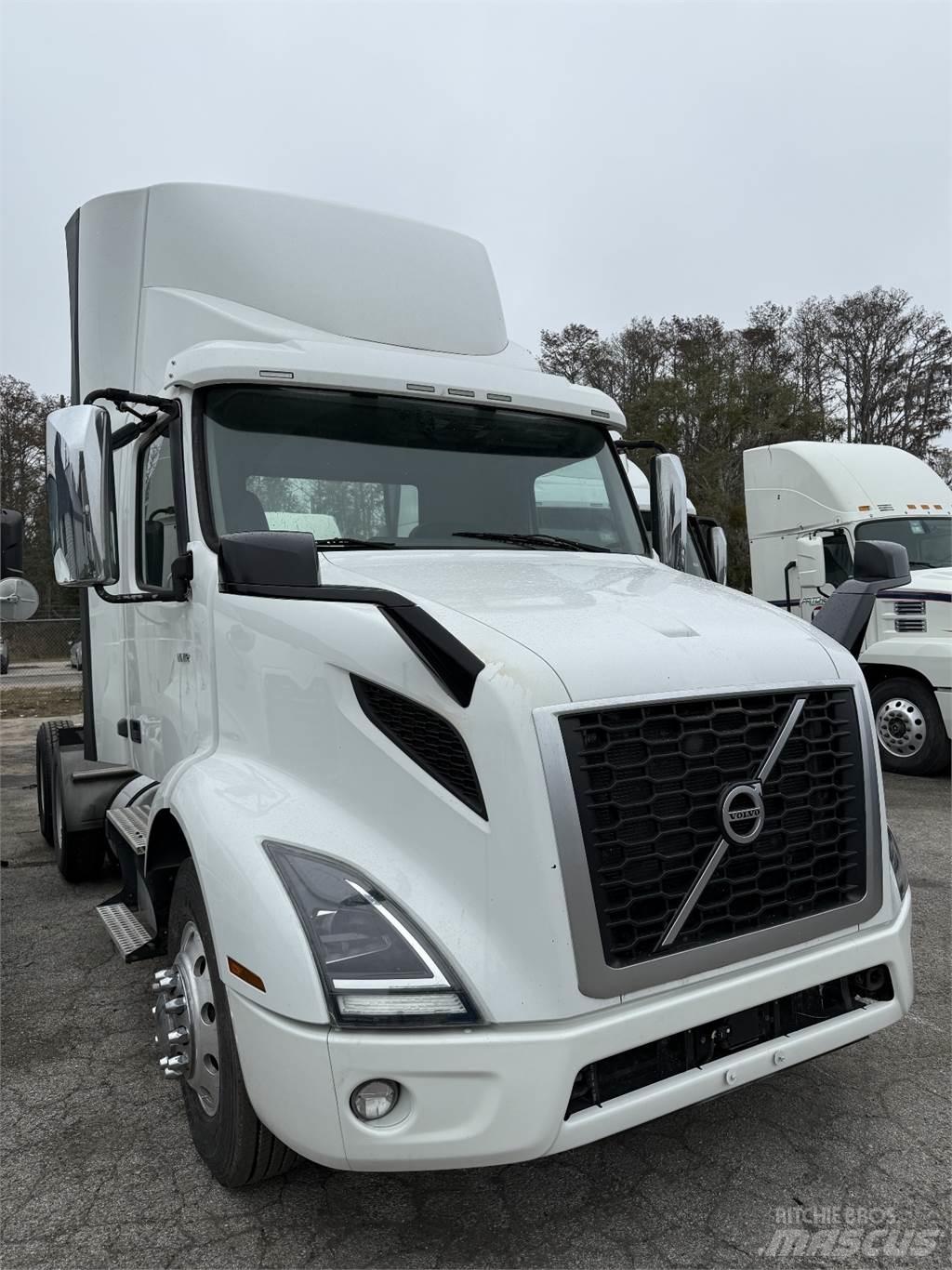 Volvo VNR64T300 Τράκτορες