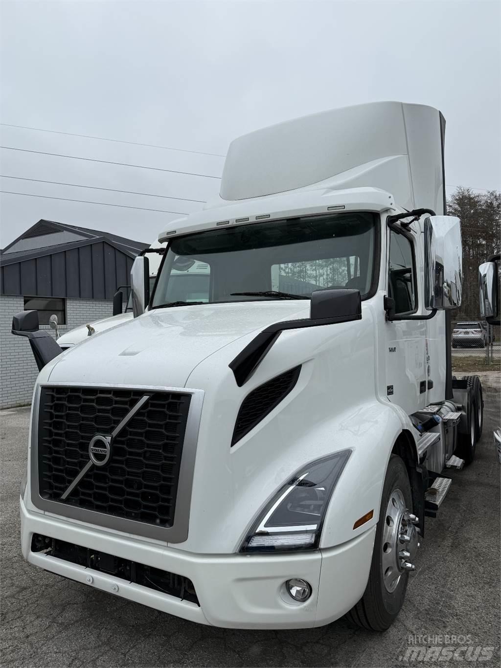Volvo VNR64T300 Τράκτορες