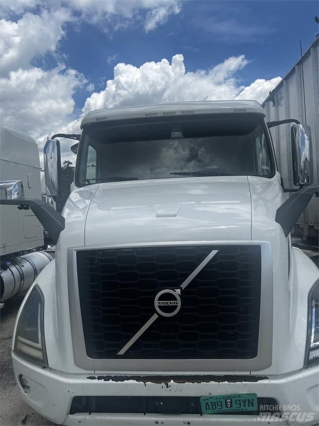 Volvo VNR64T640 Τράκτορες