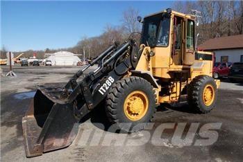 CAT IT28B Φορτωτές με λάστιχα (Τροχοφόροι)