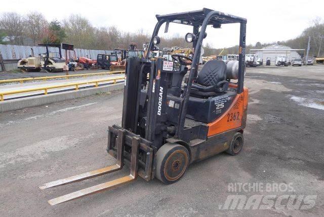 Doosan GC25P-5 Περονοφόρα ανυψωτικά κλαρκ - άλλα