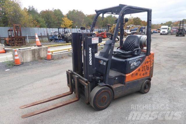 Doosan GC25P-5 Περονοφόρα ανυψωτικά κλαρκ - άλλα