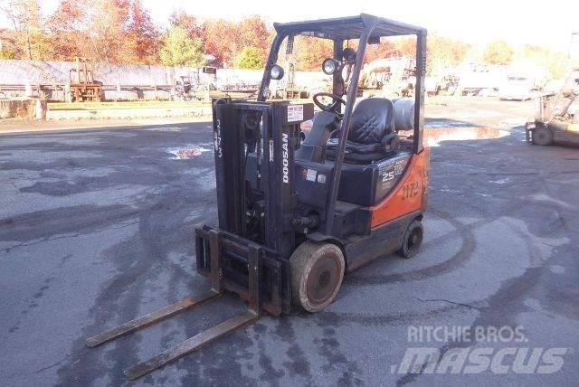 Doosan GC25P-5 Περονοφόρα ανυψωτικά κλαρκ - άλλα